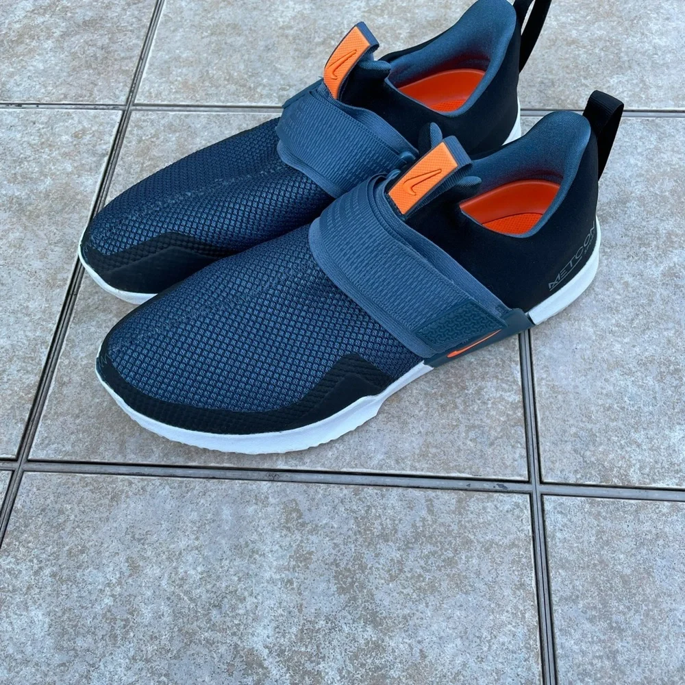 Nike Melton Sports training shoes
